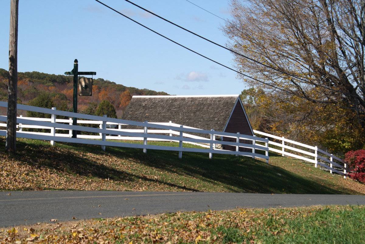 Thistledown Farm (119 Botsford Hill Road, Roxbury (Western Uplands