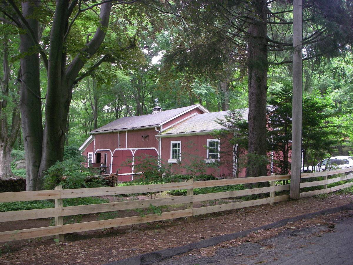 Carousel Farm (26 Pine Street, Shelton (Western Uplands)) Historic