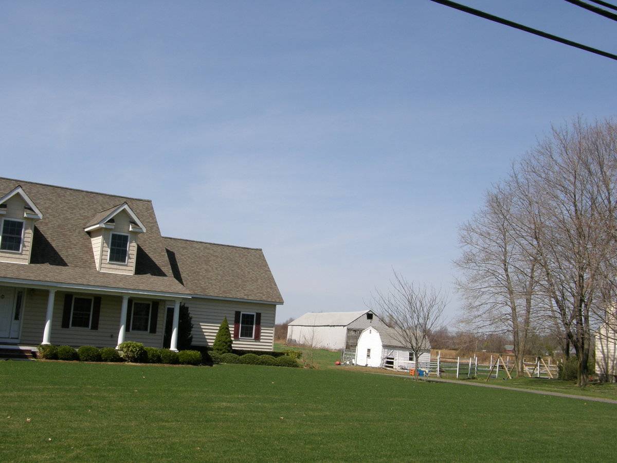 485 Main Street, South Windsor (Central Valley) Historic Barns of