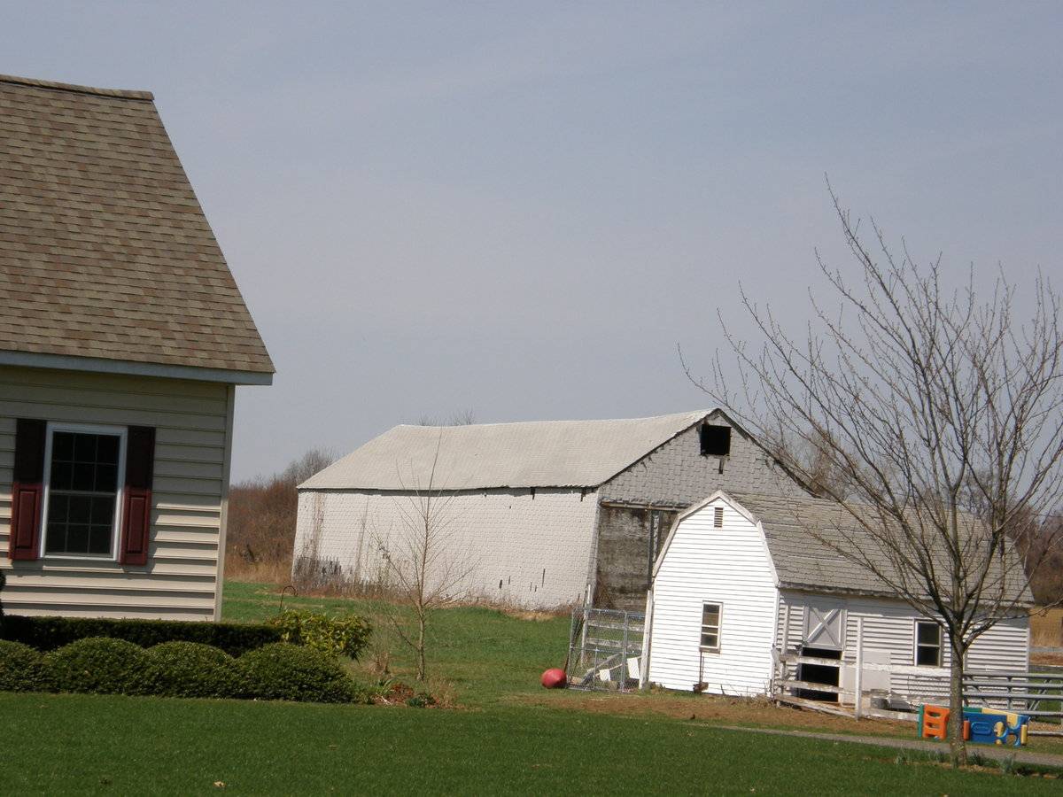 485 Main Street, South Windsor (Central Valley) Historic Barns of
