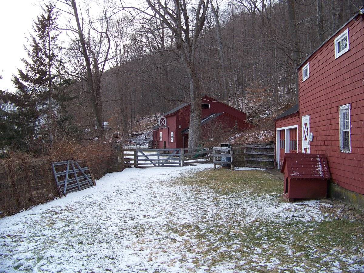 Memory Lane Farm (Part 2 of 2) (4 Memory Lane, Sherman (Northwest