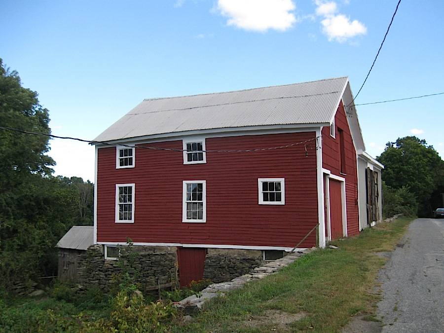 Brandy Hill Road and O'Leary Road, Thompson () Historic Barns of Connecticut