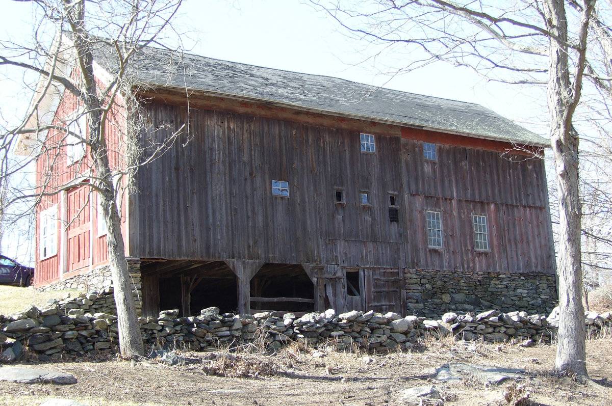 40 Quaddick Road, Thompson (Eastern Uplands) Historic Barns of