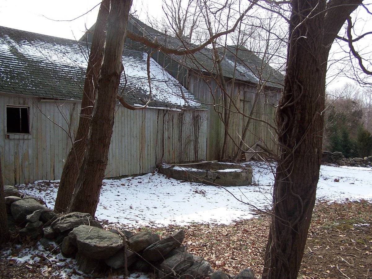 561 Horse Hill Road, Westbrook (Eastern Coastal Slope) Historic Barns