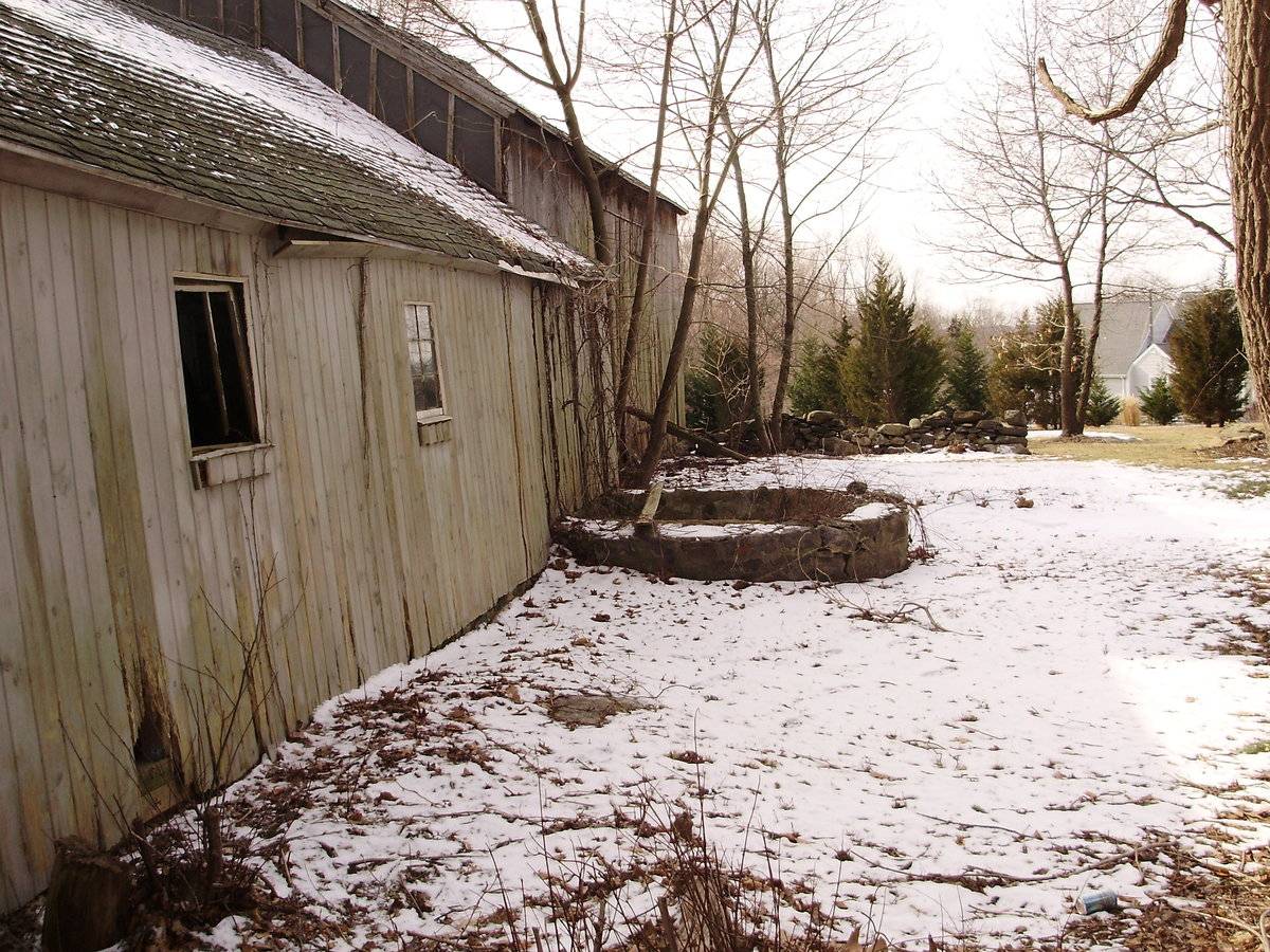561 Horse Hill Road, Westbrook (Eastern Coastal Slope) Historic Barns