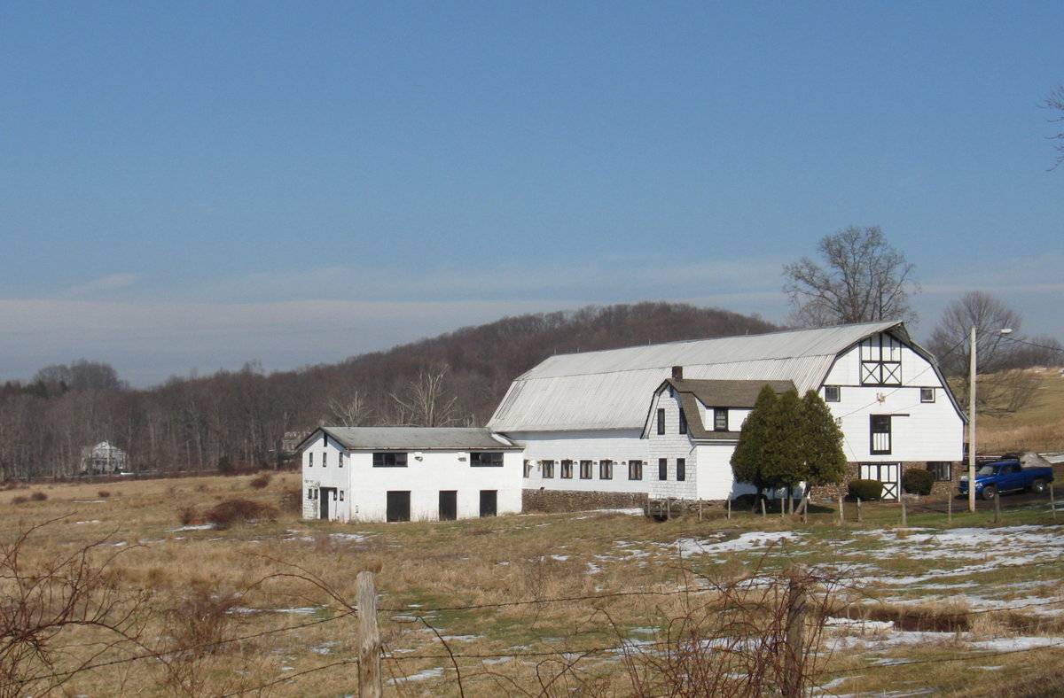 1390 Whirlwind Hill Road, Wallingford (Central Valley) Historic Barns