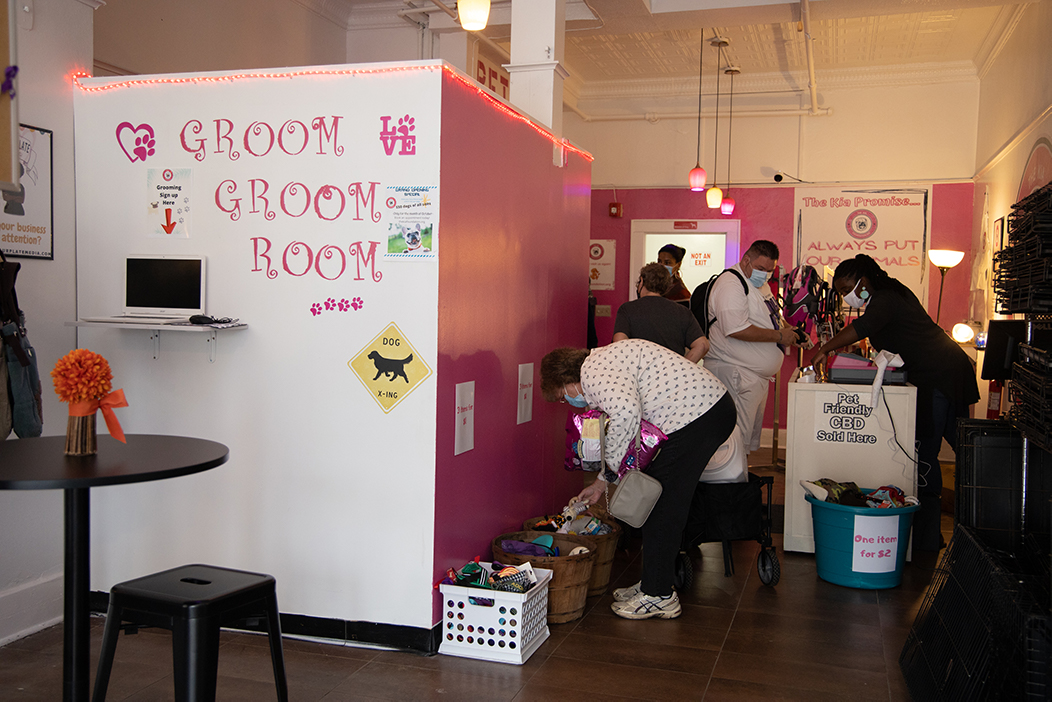 The Kia Foundation opens first pet food pantry, thrift store in