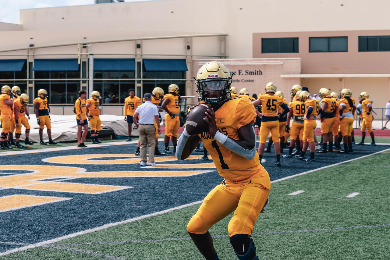 True freshman Zion Turner steps in as UConn starter with ‘chip on his