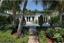 1540 W 21 ST