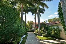 214 W RIVO ALTO DR