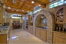 Photo #10 of 5869 PINETREE DR