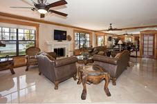 Photo #7 of 5869 PINETREE DR