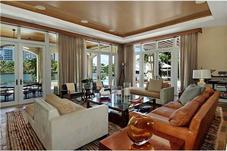 588 N ISLAND DR