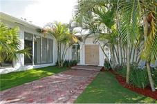 5529 PINETREE DR