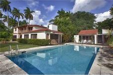 1510 W 25 ST