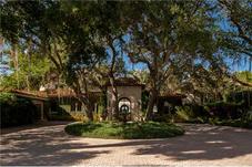 943 N VENETIAN DR