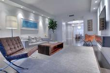 300 S POINTE DR # 2206