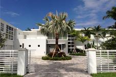 6301 PINETREE DR