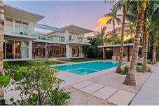 1435 W 27 ST