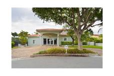 831 N VENETIAN DR