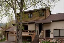 277 Larkspur Ln