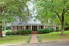 2812 Lakeview Drive