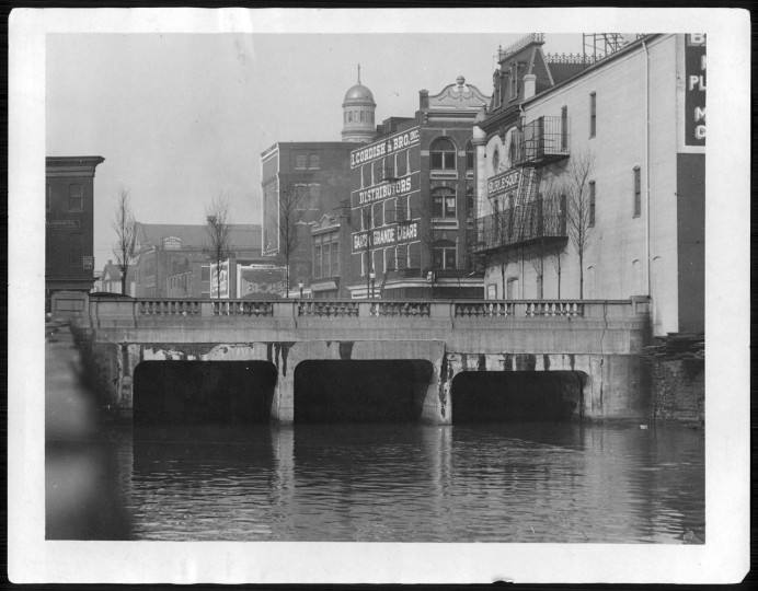 April 8, 1925. (Sun file photo)