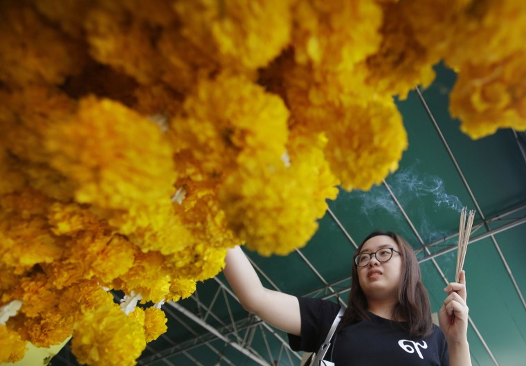 4 fun facts about lunar new year APphoto_APTOPIX Thailand Lunar New Year