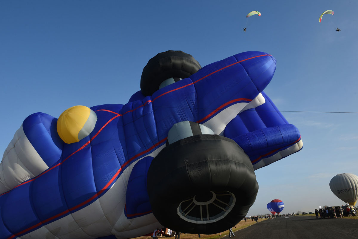Race car balloon