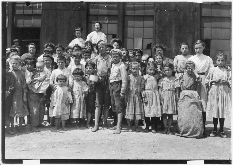 Some of the workers in a Md. Packing Company. 1909 July. (Lewis Hine/Photo courtesy LOC)