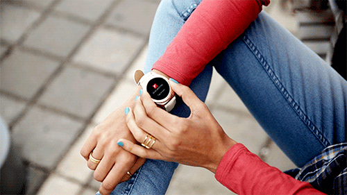 shot-34_watch-overshoulder-01