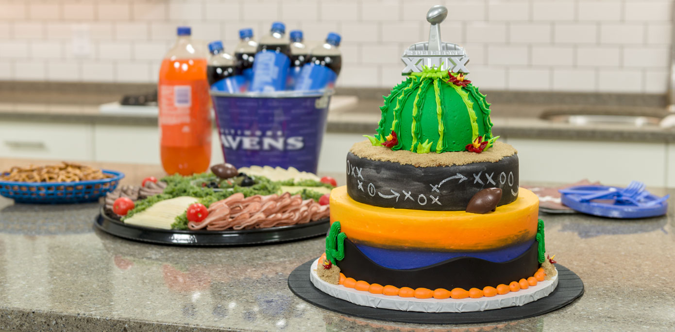 How To Make Winning Cake With A Super Bowl XLIX Logo Layon