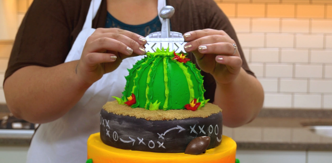 How To Make Winning Cake With A Super Bowl XLIX Logo Layon