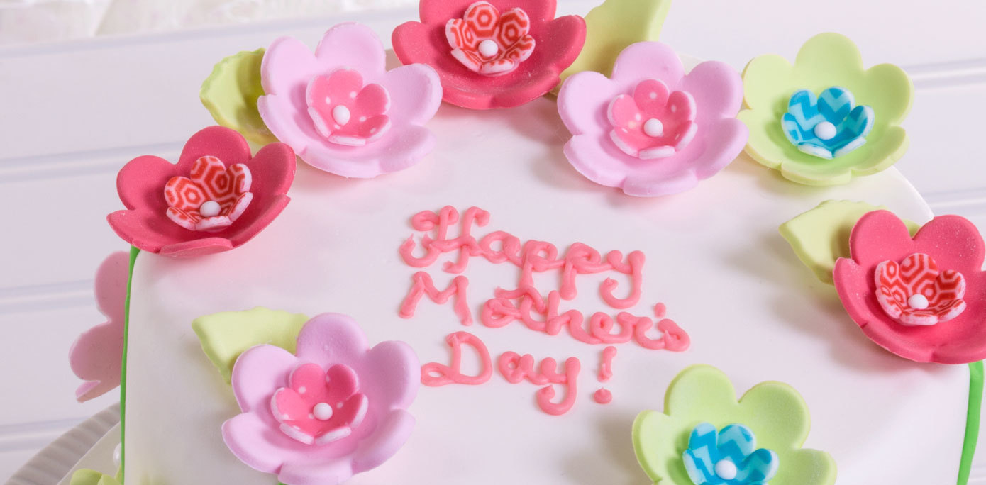Attaching Fondant Flowers To Fondant Cake Attaching Fondant Flowers To Fondant Cake