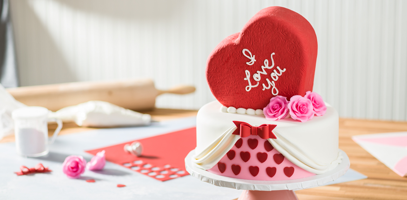 How To Make A 2 Tier Valentine S Day Heart Shaped Cake