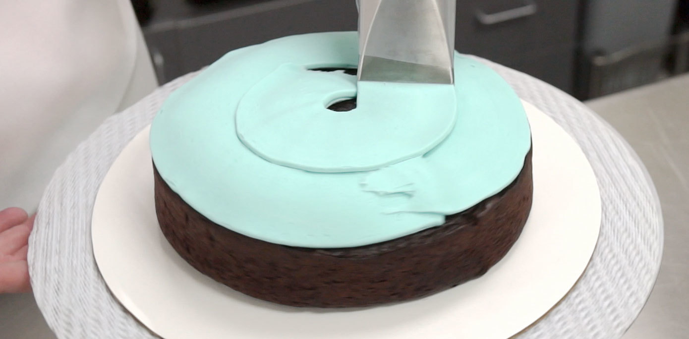 How To Get Perfectly Smooth Icing On Cake How To Get Perfectly Smooth Icing On Cake