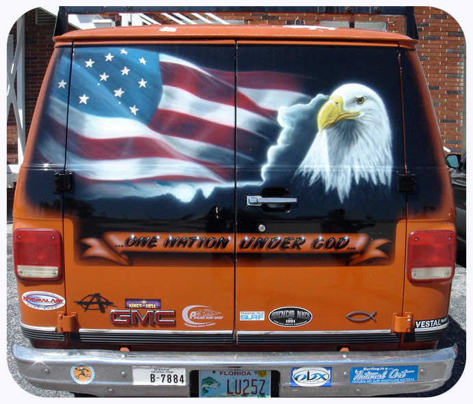 Patriotic_van_zoom_600pix