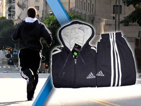 Ver la oferta: CONJUNTO DEPORTIVO ADIDAS para hombre, de algodón frizado negro. Pantalón recto y campera canguro. Entrega inmediata. Envíos a todo el país.