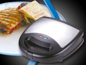 Ver la oferta: SANDWICHERA ELÉCTRICA antiadherente BKF para 2 piezas, fácil de limpiar. Entrega inmediata. Envíos a todo el País.
