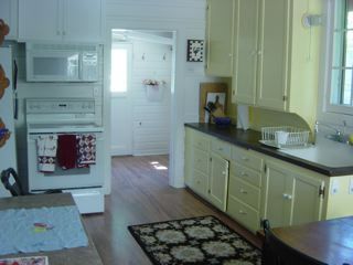 Aborable View Cottage with Beach Access on Whidbey 