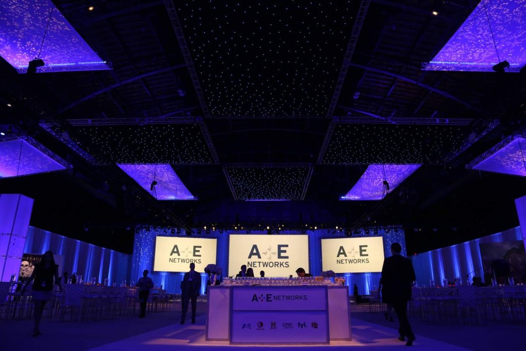 Chameleon-Star-Drape_White-Encore_Smoke-Grey-&-Pure-White-Carpet_Park-Ave-Armory_A+E-Upfront_Perimeter_5.1.15(3)