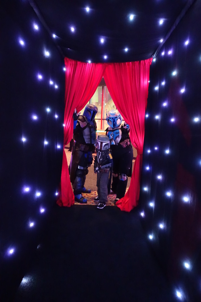 tunnel of star drape