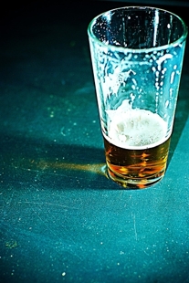 Half_empty_pint_poster