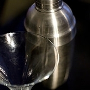 Martini-with-shaker_sq_177