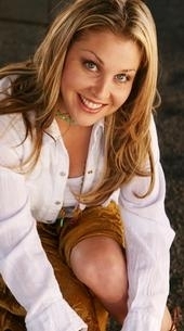 Sunny_sweeney_poster