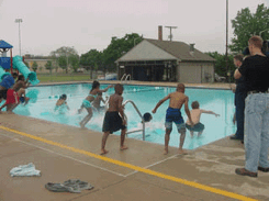swimmingpool.gif