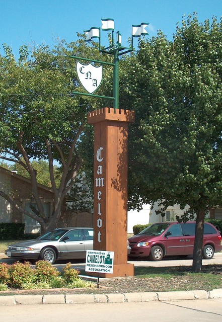 Camelot_Sign_-_2005.JPG