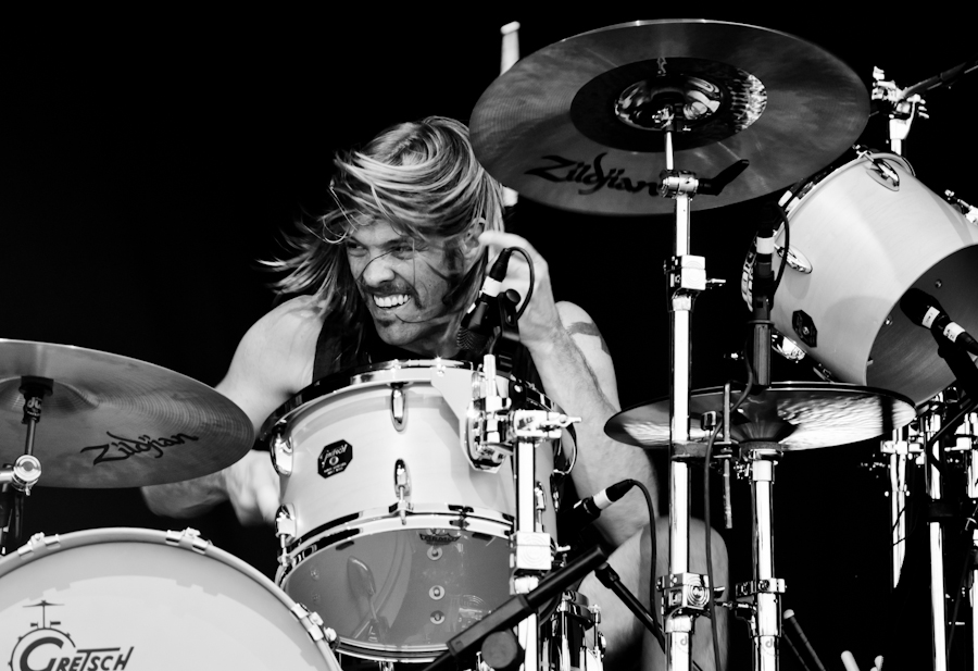 » Taylor Hawkins Pictures Famous Drummers