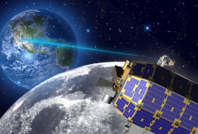 Artist's impression of LADEE sending laser signals back to Earth