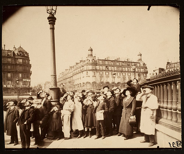 Eugene Atget, <em>L'Eclipse</em>, 1912. Albumen print, 6 x 8 in. Courtesy of the George Eastman House Collection. Eugene Atget, <em>L'Eclipse</em>, 1912. Albumen print, 6 x 8 in. Courtesy of the George Eastman House Collection.